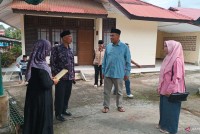 Gubernur Sumatera Barat Buya Mahyeldi berkunjung ke Panti Sosial Tresna Werdha